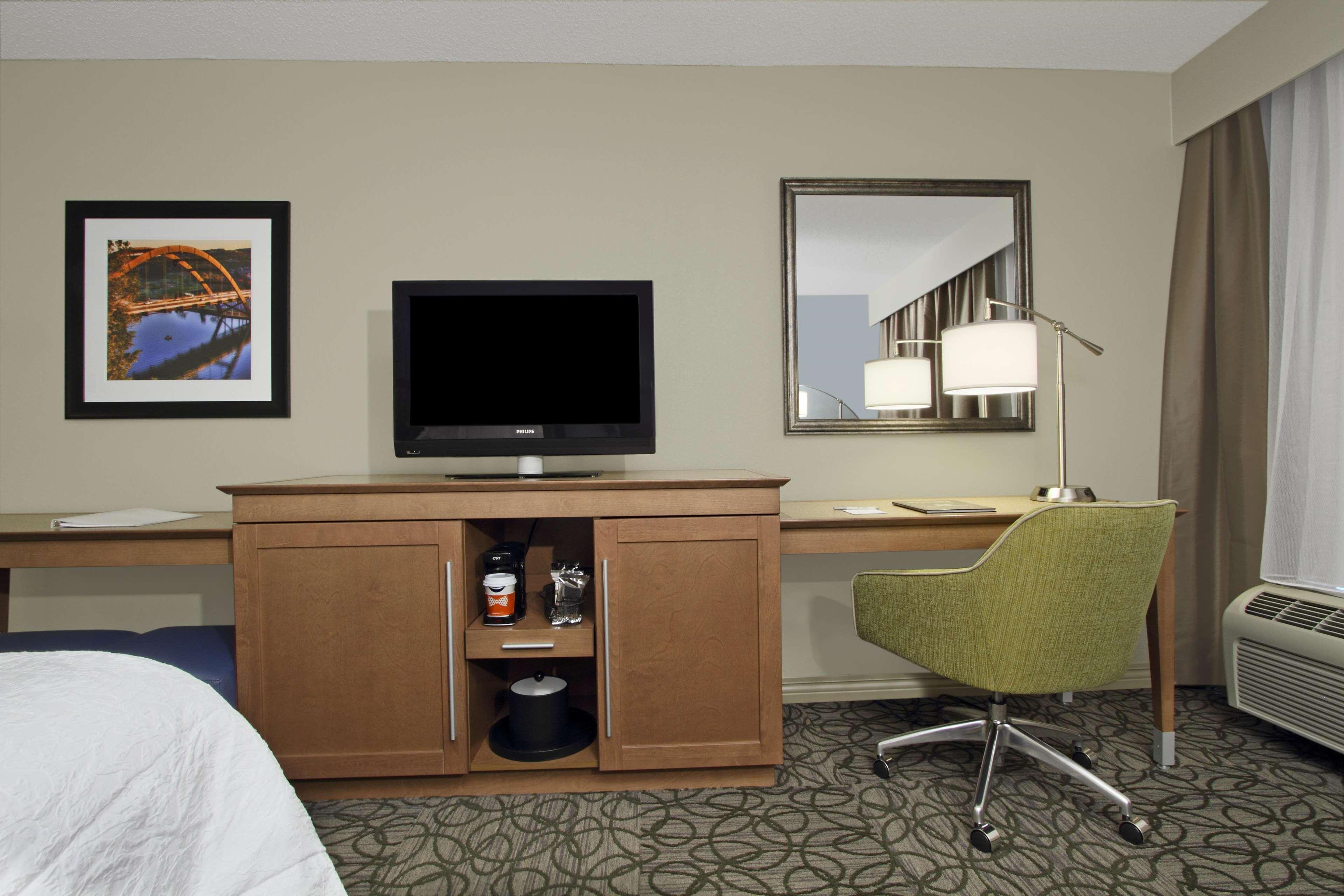Hampton By Hilton Austin South - I-35 & Ben White Hotel Bagian luar foto